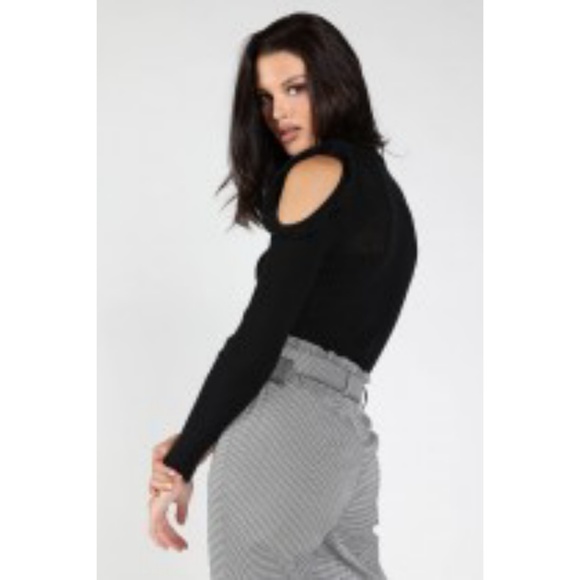 5/$30 Long Sleeve Knit W/Ruffle Detail - Picture 7 of 11